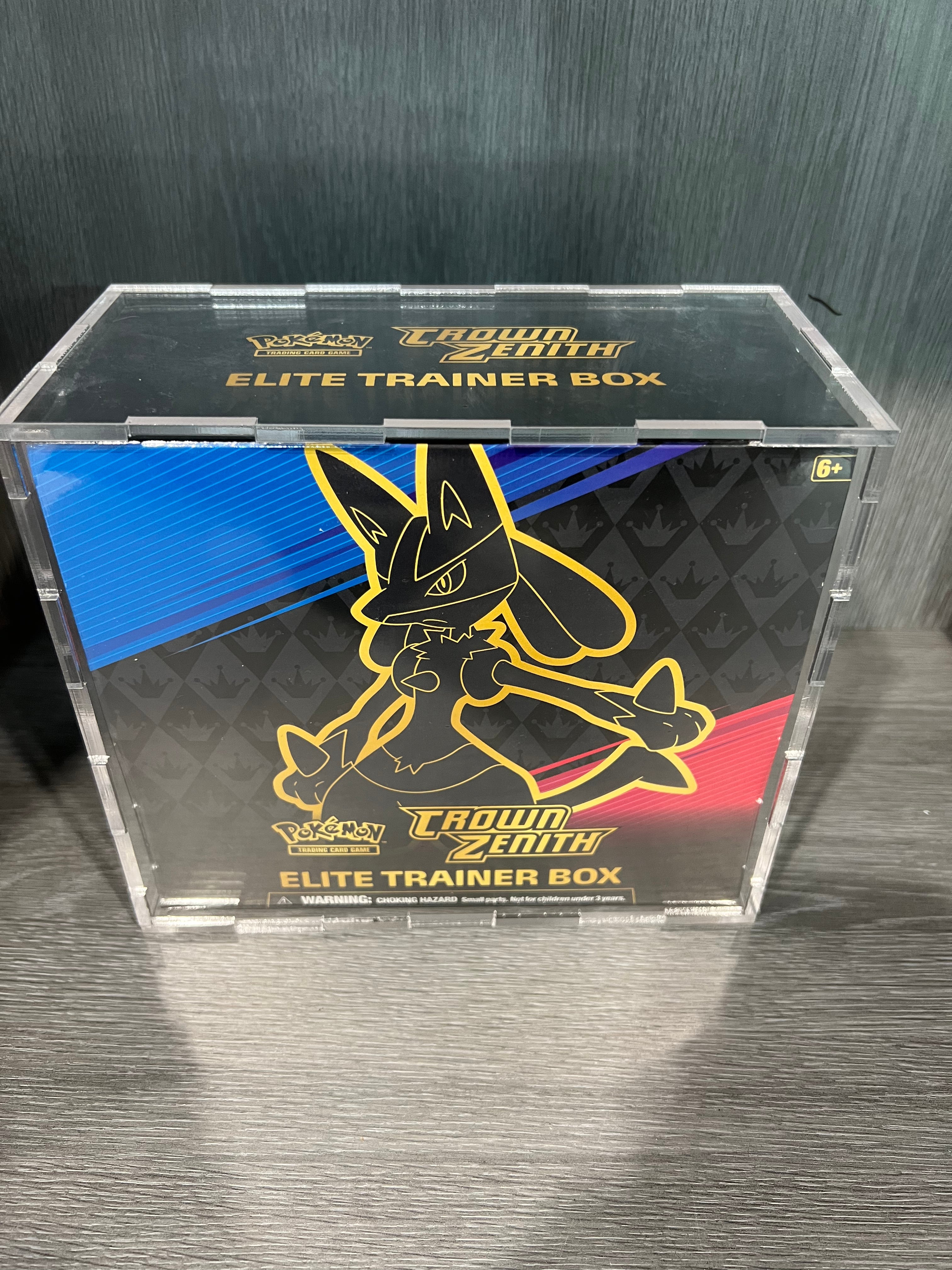 Elite Trainer Box (ETB) Plus - Pokémon acrylic case